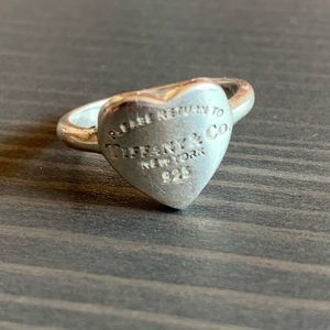 Tiffany and Co. Return to Tiffany Heart Tag Ring